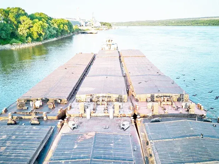 La principal vía fluvial del comercio exterior argentino tendrá un nuevo esquema de control