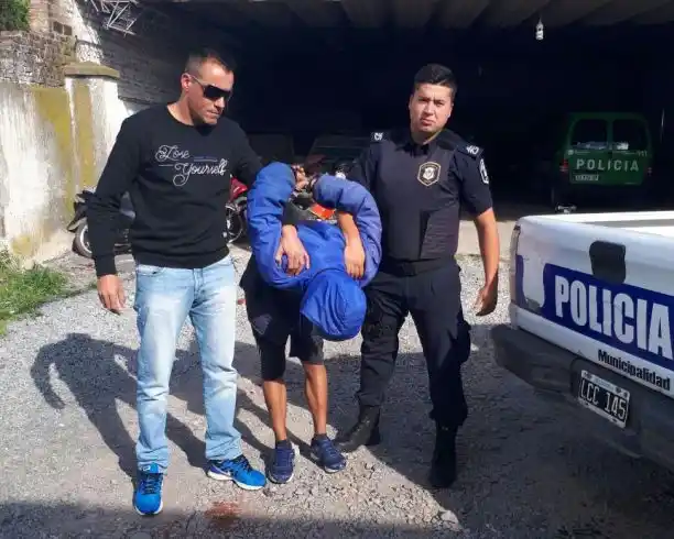 Agredió a golpes a un joven en una fiesta y está detenido