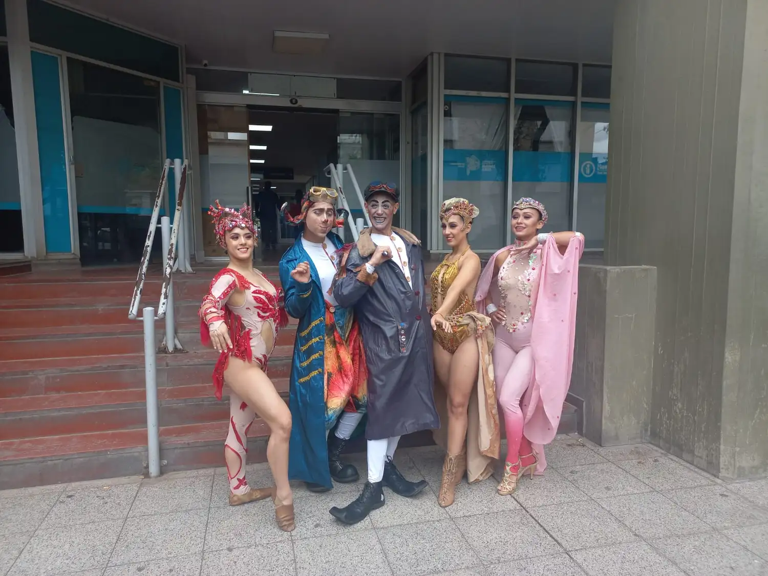 El circo estuvo presente durante la jornada para visitar las numerosas salas del Hospital.
