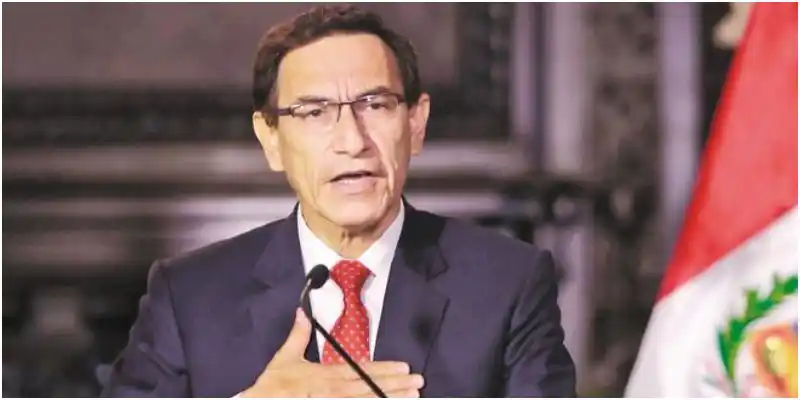 Presidente de Perú pide unidad tras superar pedido de destitución