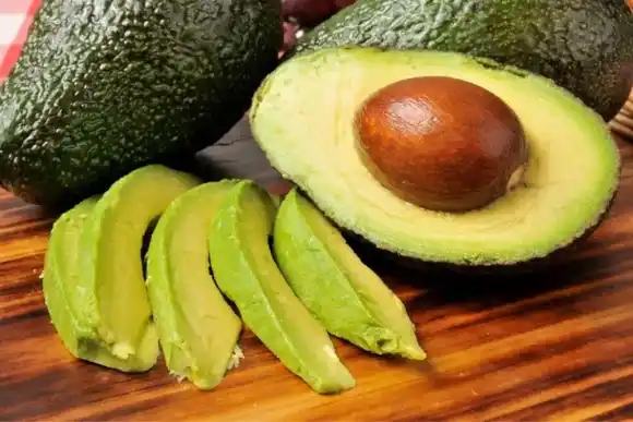 Los beneficios de la palta para regular el colesterol y controlar tu peso