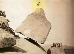 La peligrosa acrobacia que en 1901 realizó un italiano sobre la Piedra Movediza original