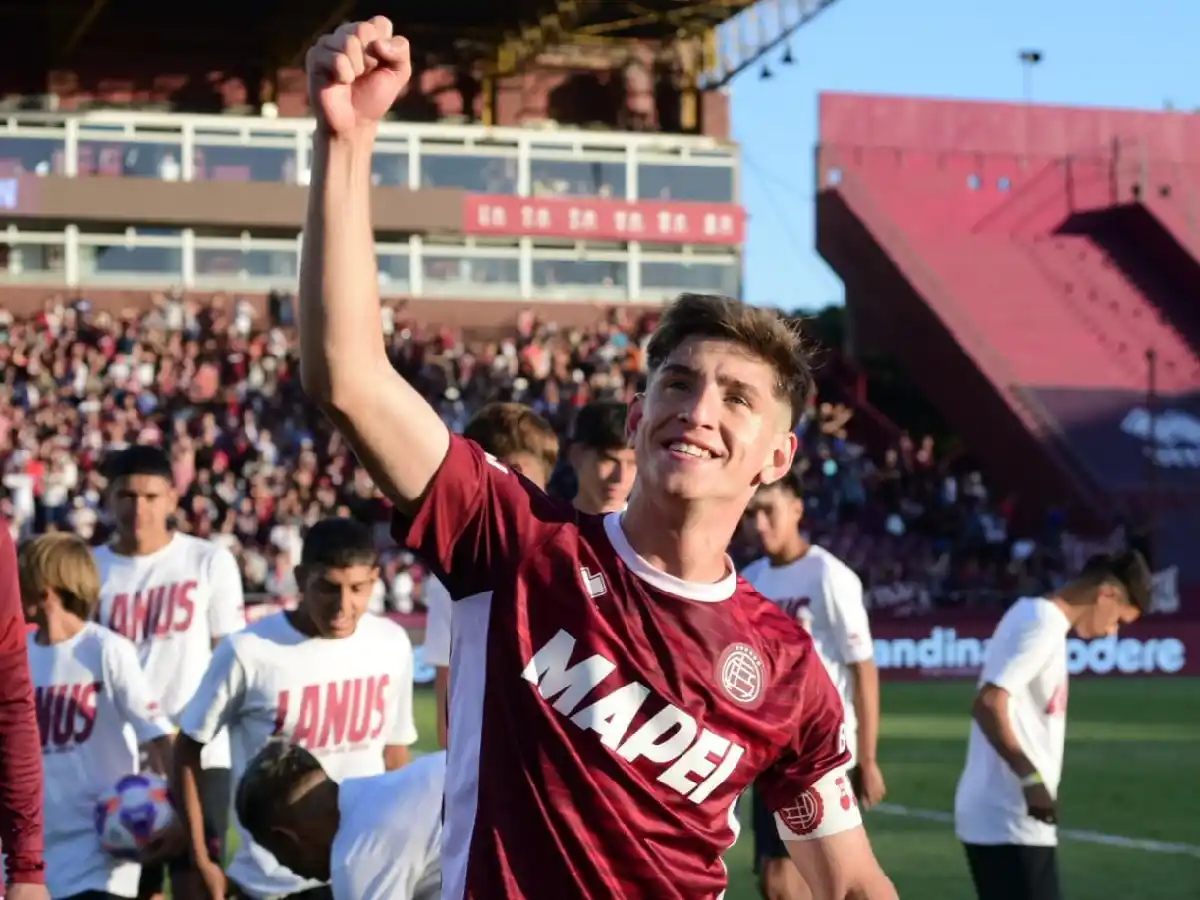 Lanús goleó y es único puntero invicto 