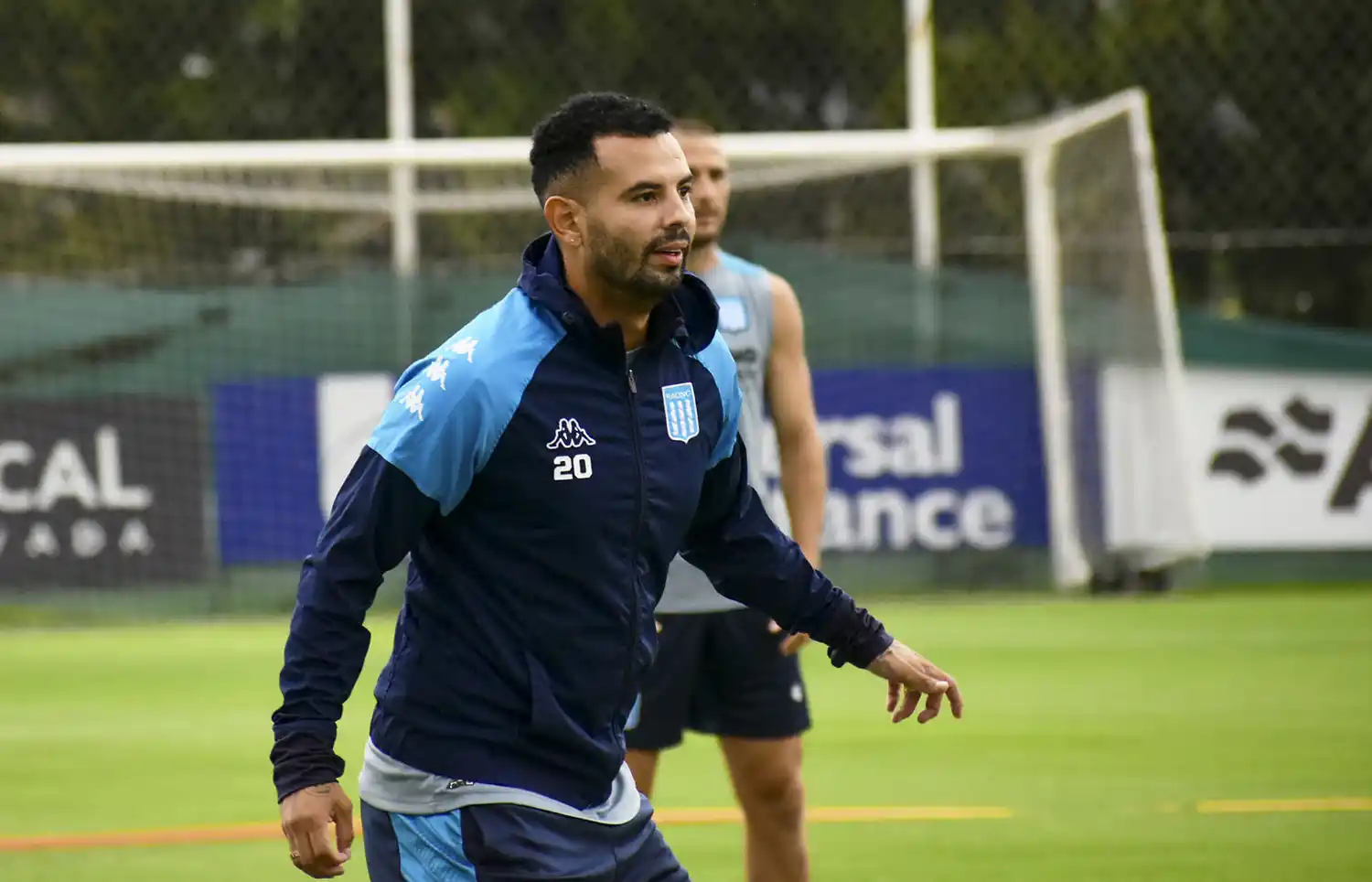 Racing, con la obligación de ganar, visita a Colón
