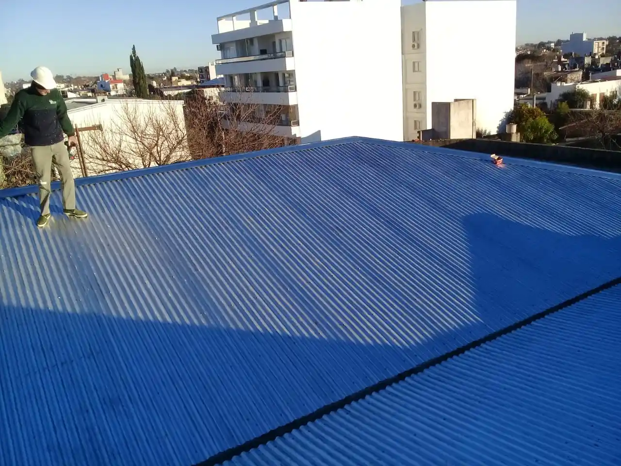 "Todos por la Técnica": estudiantes y docentes juntan pintura para tres aulas de la institución  