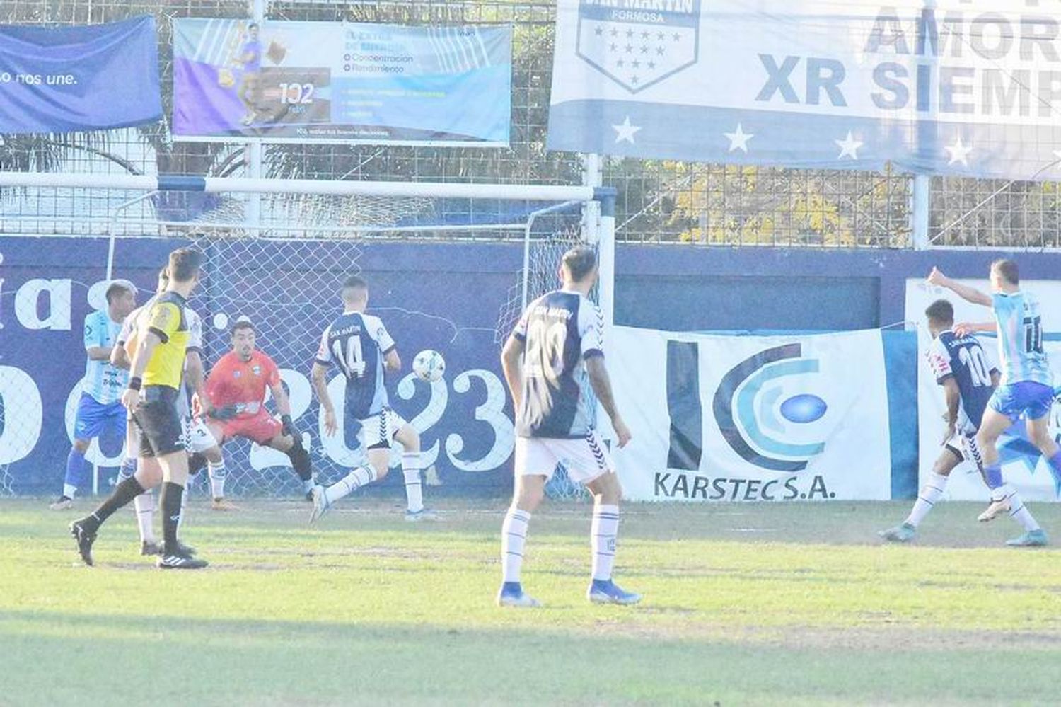 San Martín perdió su invicto
ante el líder, Gimnasia y Tiro