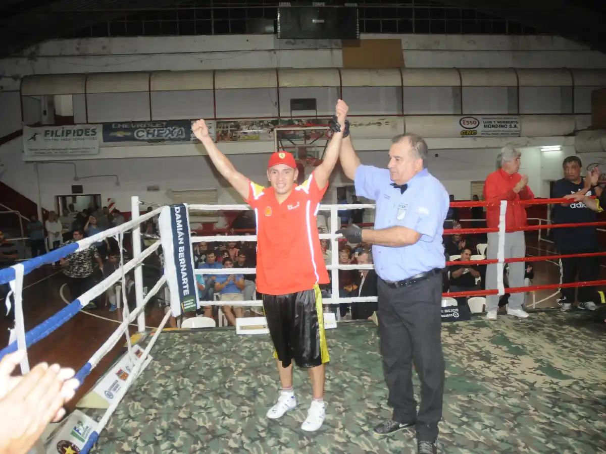 Gran triunfo del “Chinito” Acevedo