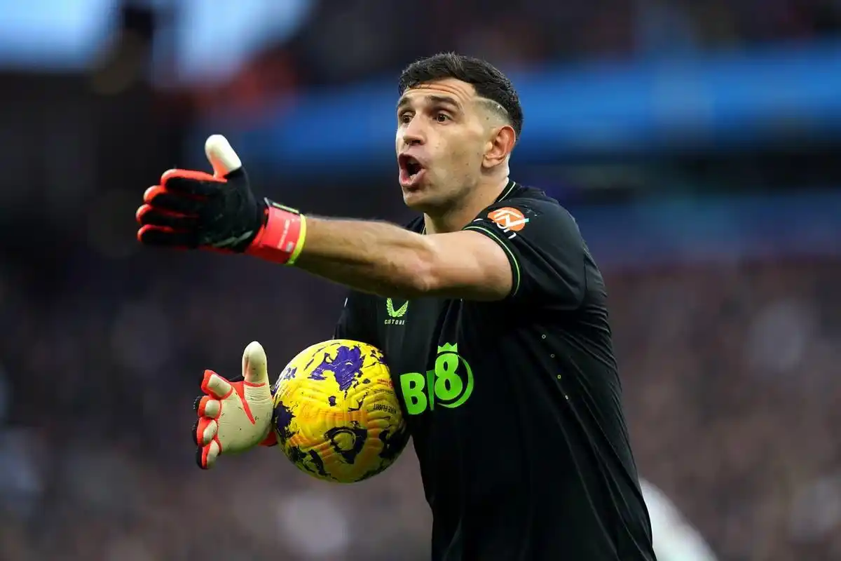Aston Villa de “Dibu” Martínez, eliminado