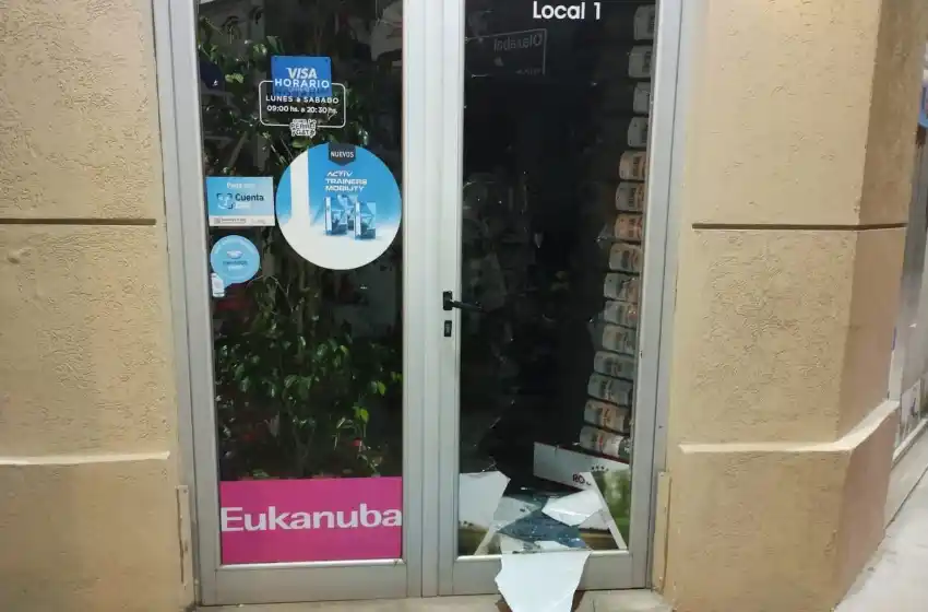 Robó, se escondió, pero lo atraparon