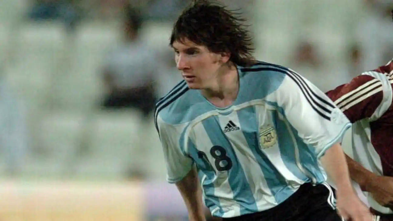 Messi fue expulsado en su debut ante Hungría