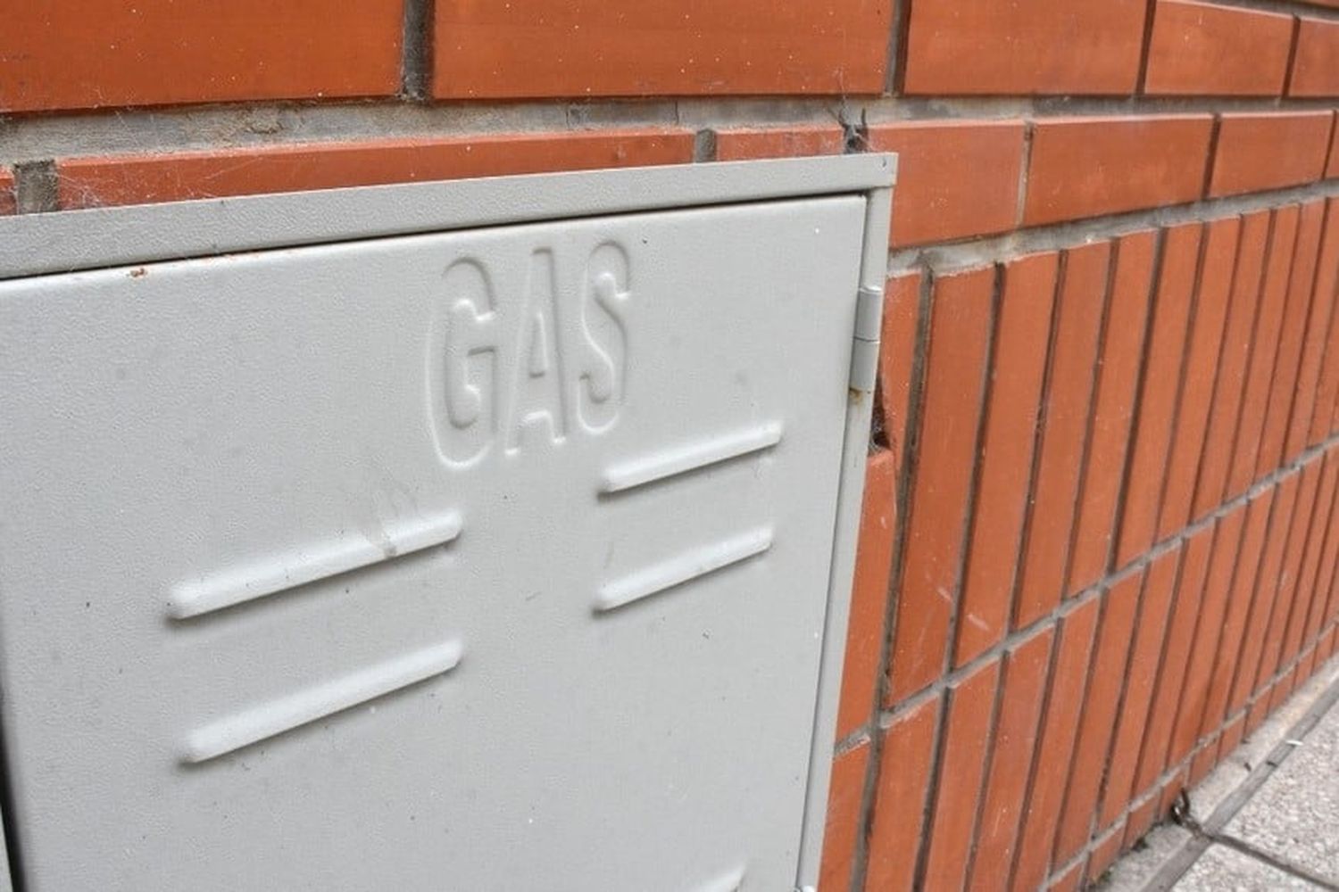 Gas