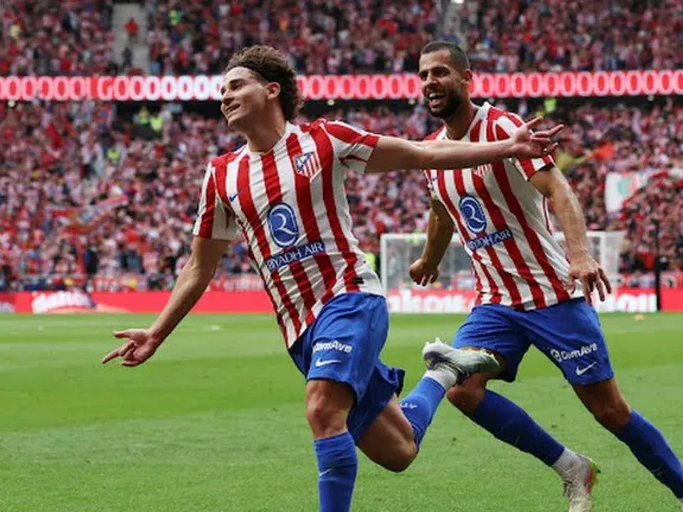 El Atlético de Madrid visita a las 16 al Arsenal en Londres.