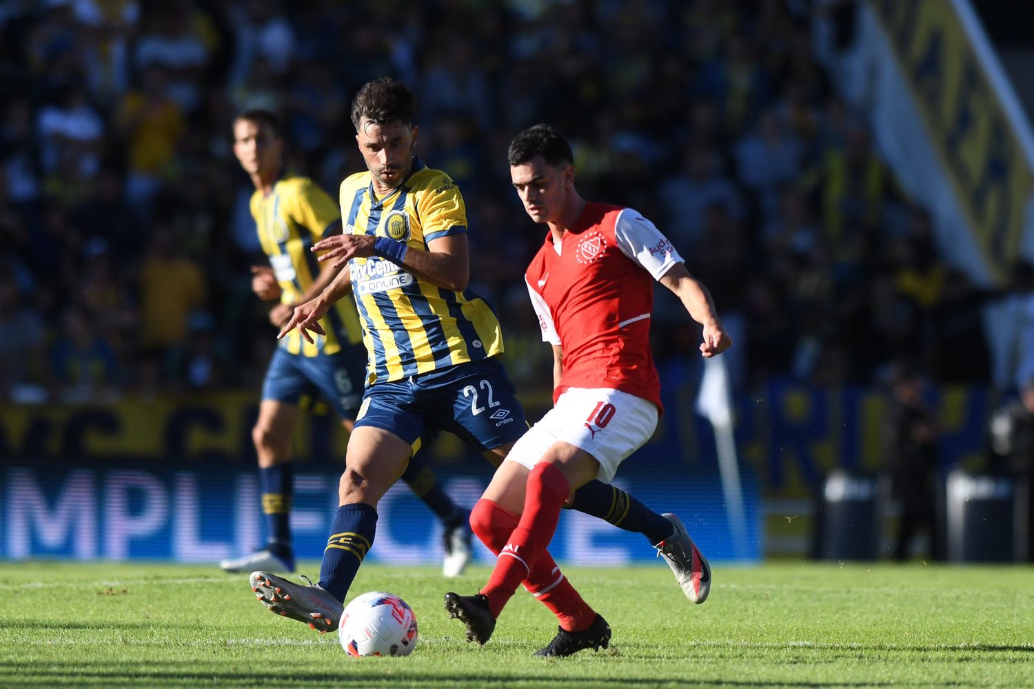 Central resurgió con una goleada a Independiente