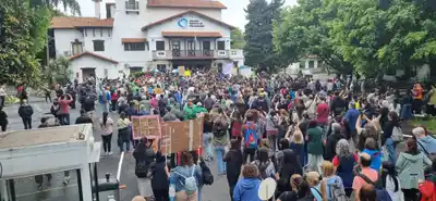 Trabajadores y familiares de discapacitados irrumpieron en la sede central de la Andis
