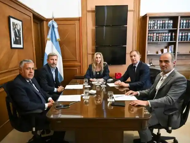 Rogelio Frigerio y Karina Milei hablaron de habilitar inversiones privadas en obras de rutas nacionales