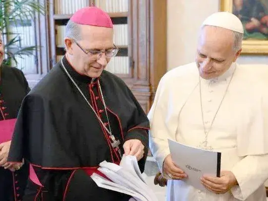 León XIV recibió a los obispos uruguayos a semanas de su viaje apostólico