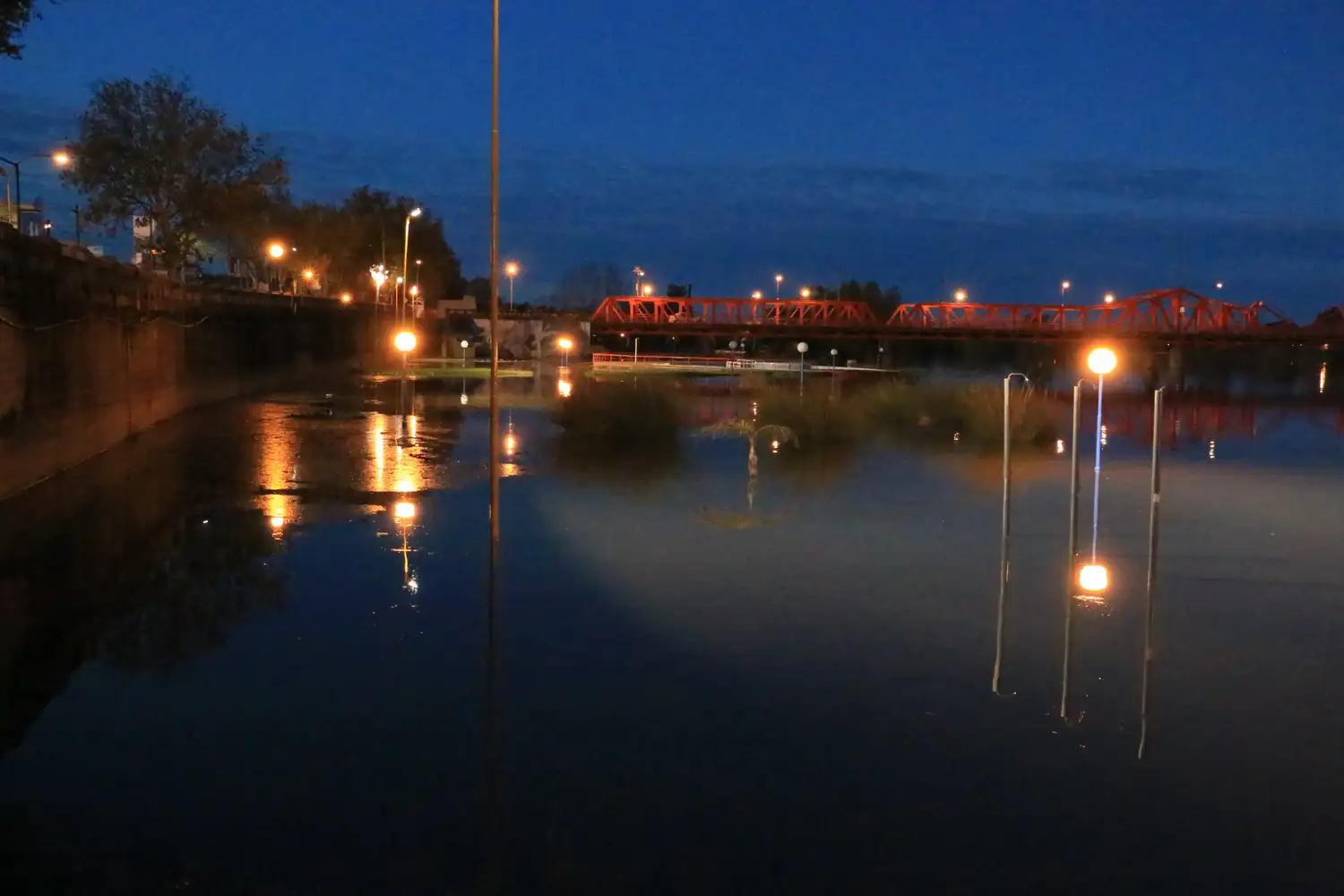 El río en 3.64 metros alcanzó una situación crítica pero estable