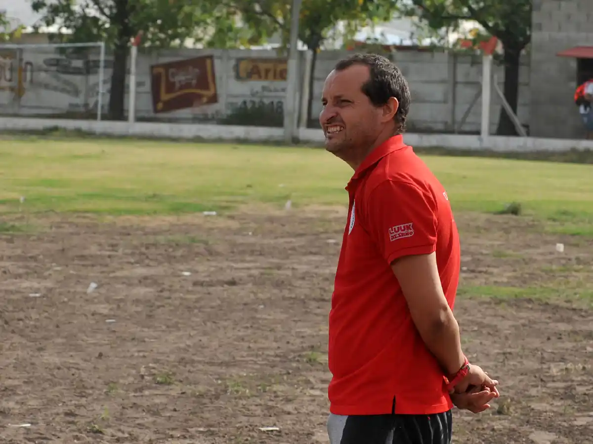 Tonini dejó de ser el DT de La Hidráulica