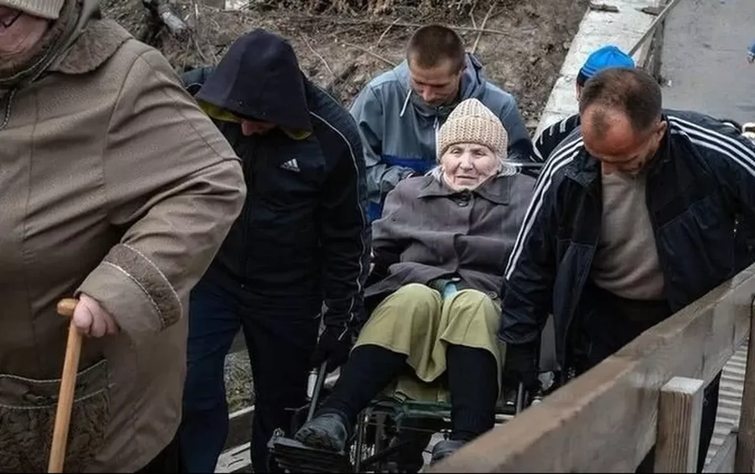 EL TRÁGICO DESTINO DE LOS ANCIANOS: los grandes olvidados de la guerra en Ucrania