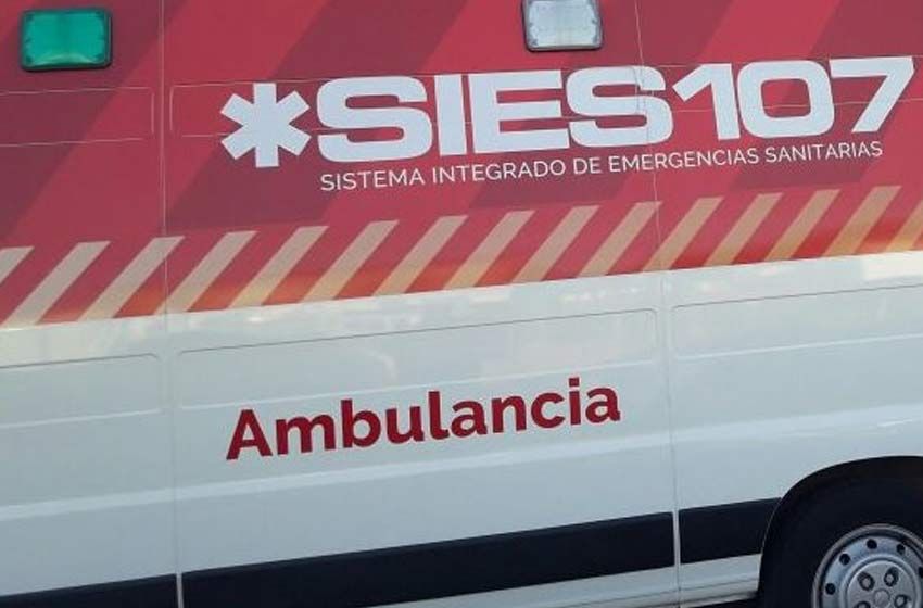 Un utilitario chocó a una moto en zona oeste y un menor sufrió heridas