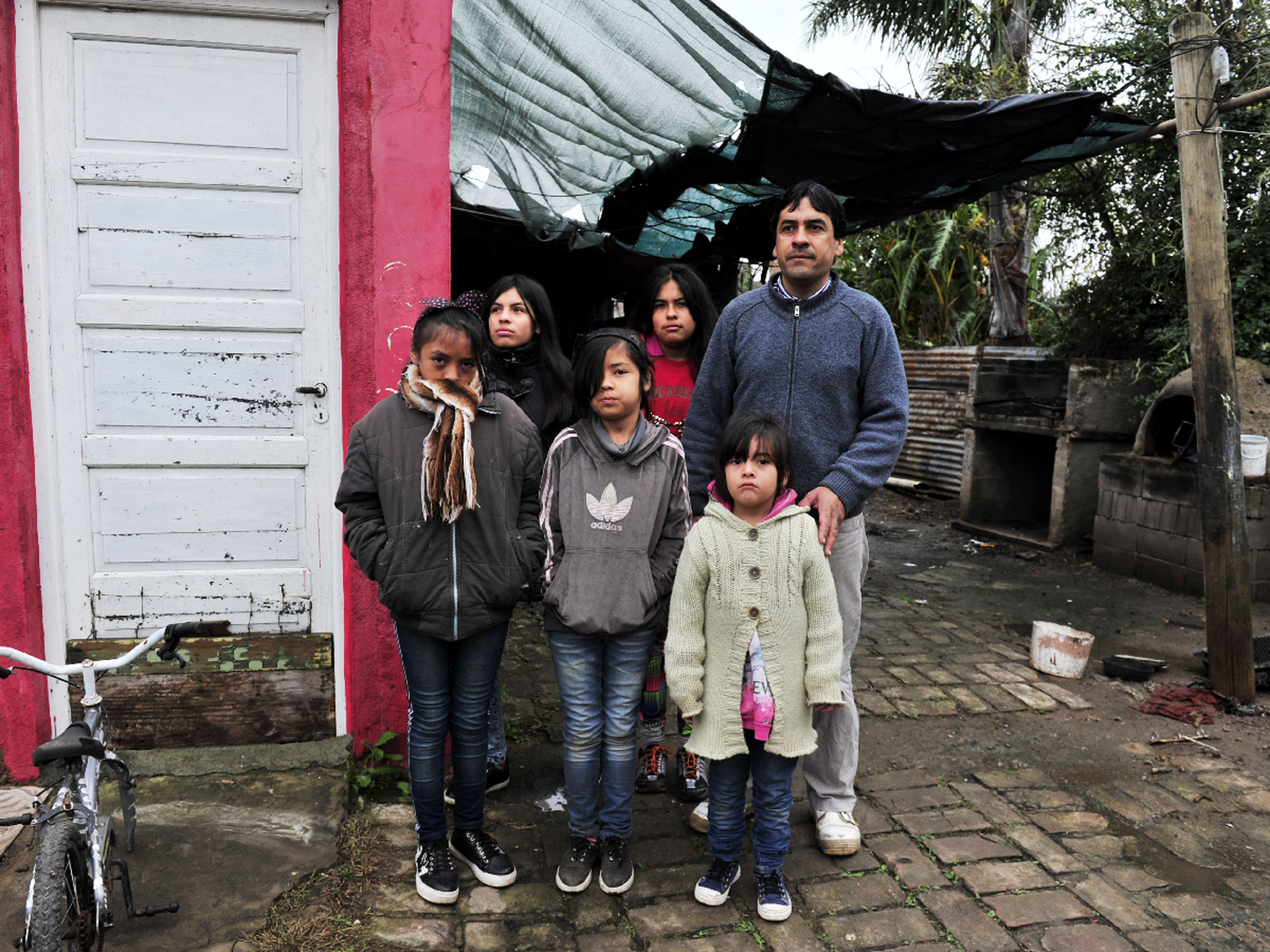 Padre solo, historia de dolor y valentía