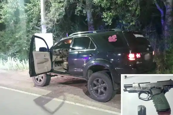Lo descubrieron con droga y una pistola a bordo de su camioneta en Funes y fue detenido