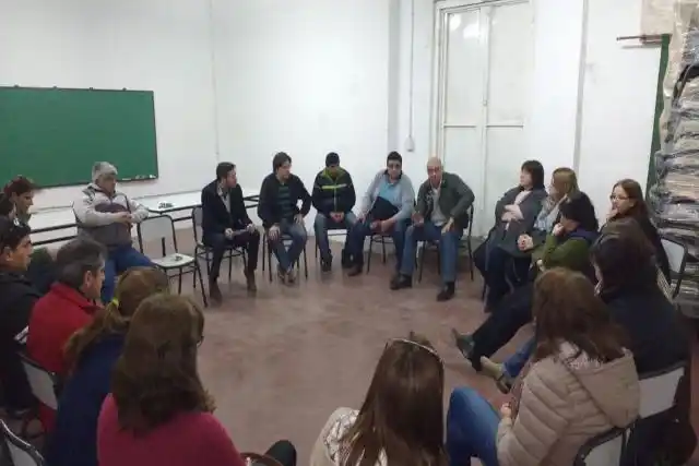 Analizan mejoras para conexiones a establecimientos educativos rurales de Gualeguay