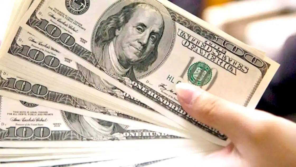 Bajó el dólar blue: a cuánto cerró su cotización este lunes en Necochea