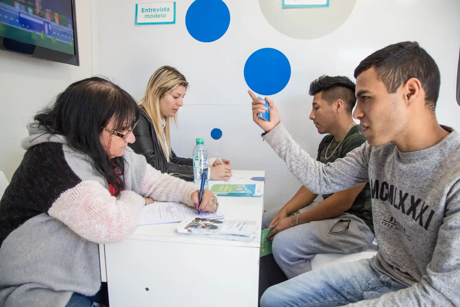 El programa "Empleo Joven" llegó a Quilmes centro