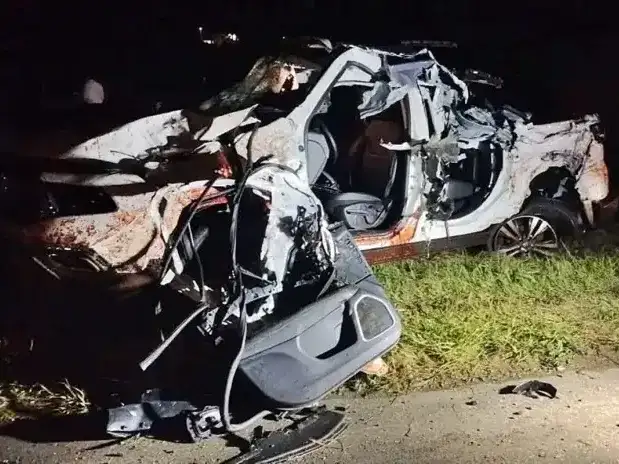 Violento choque y vuelco en la Autovía Artigas tras la aparición de un caballo suelto