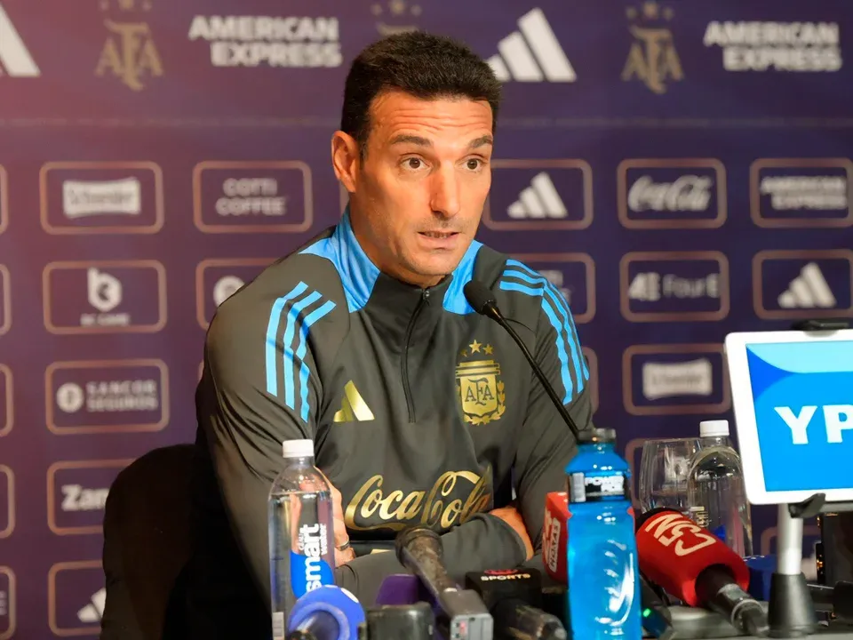 El posible 11 de Scaloni para recibir a Chile.