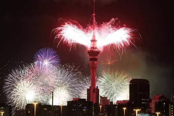 Nueva Zelanda recibió el 2020 con un festival de fuegos artificiales