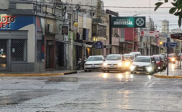 Rige alerta amarilla por tormentas aisladas con abundante caída de agua en cortos períodos