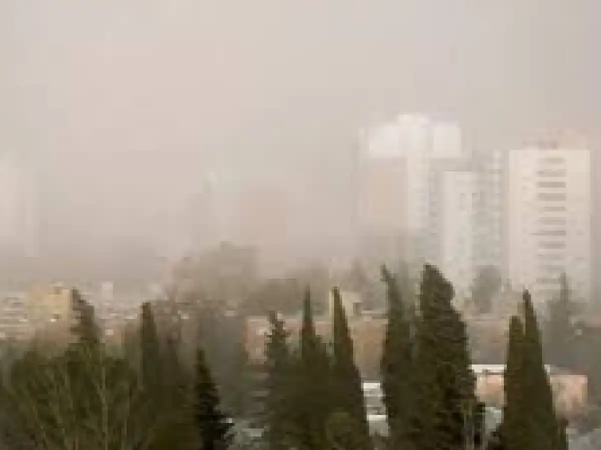 Diez provincias bajo alerta amarilla por intensos vientos