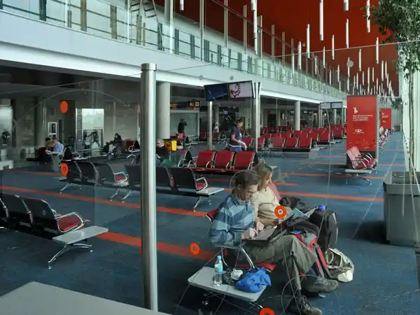 Ezeiza: gremialistas aeronaúticos amenazan con paralizar toda la actividad