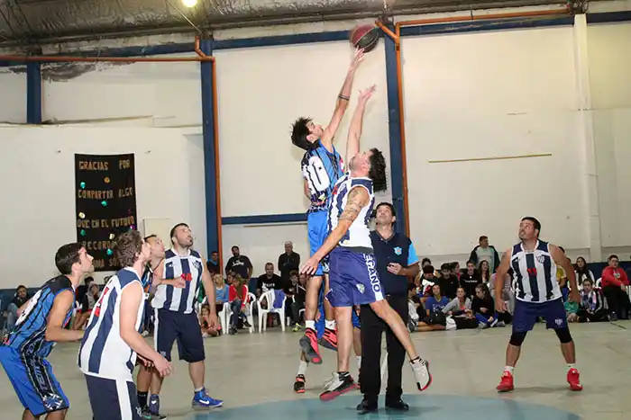Debut triunfal para Villa del Parque en el Apertura de basquet