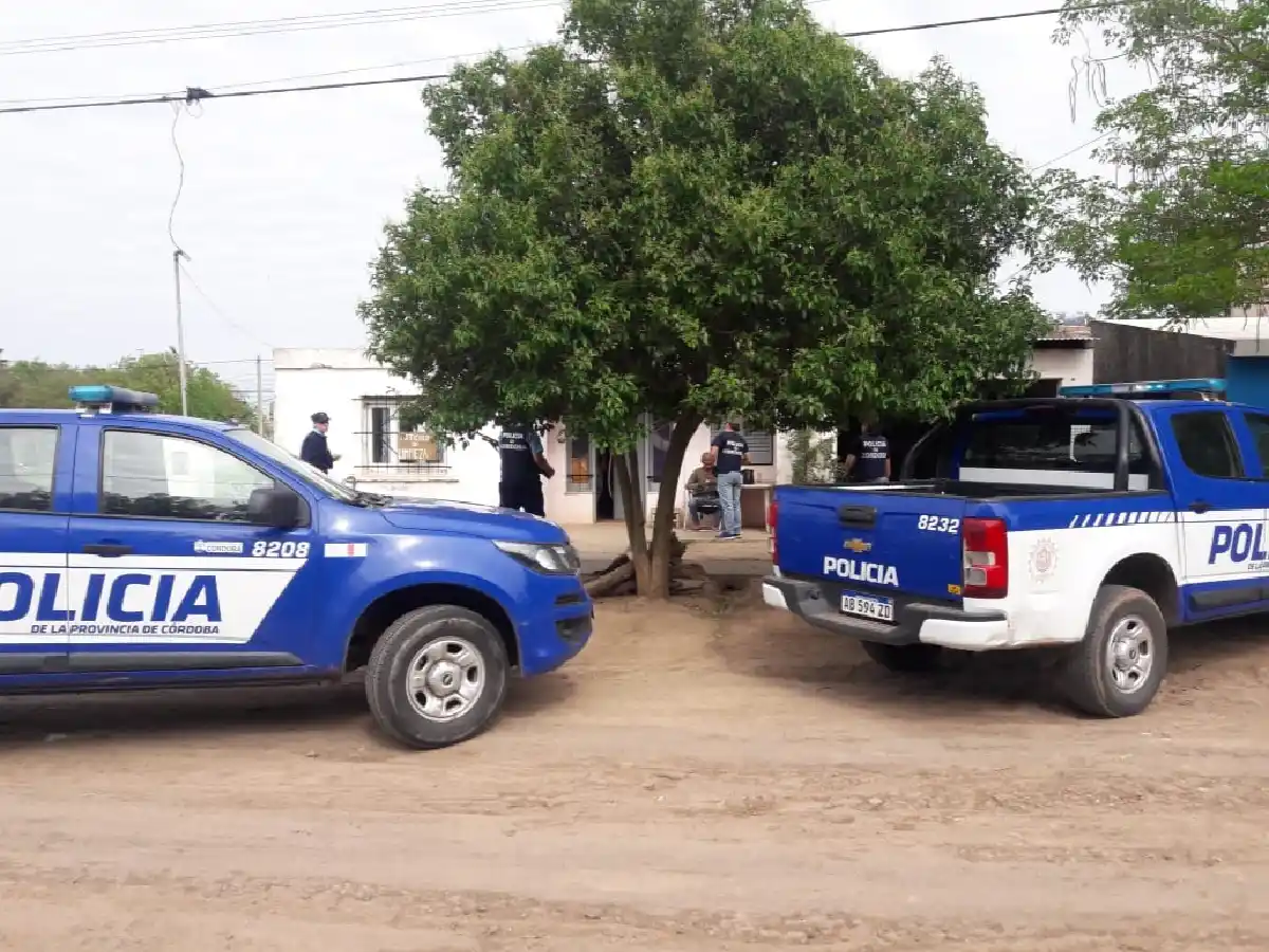 Allanamientos tras asalto a comercio en Brinkmann  