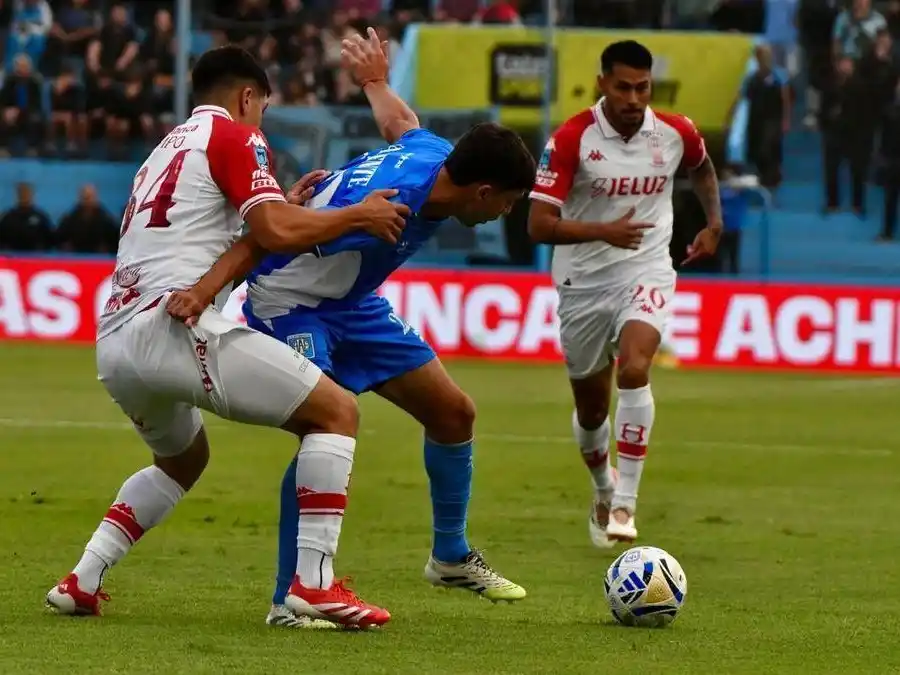 Estudiantes festejó por primera vez en Río Cuarto.