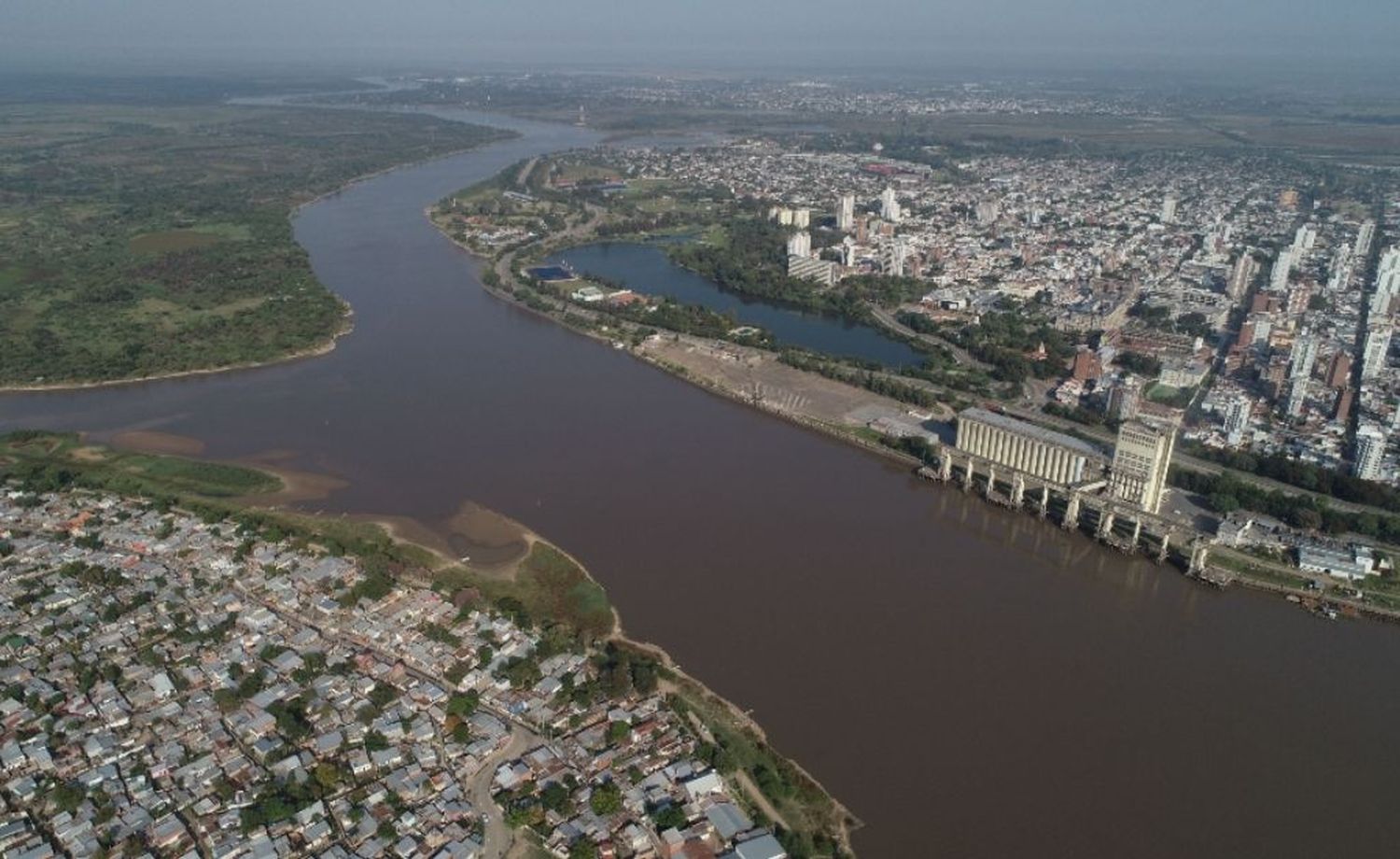 El río Paraná quedó al borde de la altura más baja de los últimos años