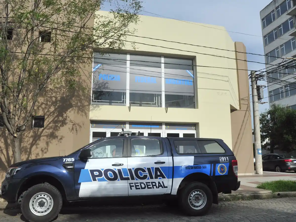 Devoto: detuvieron a tres hombres por tenencia ilegal de armas