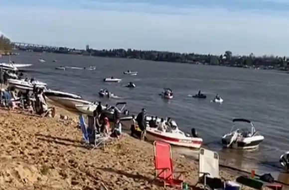 Tomaba sol en la isla y terminó con la pierna fracturada al ser arrollada por una moto de agua