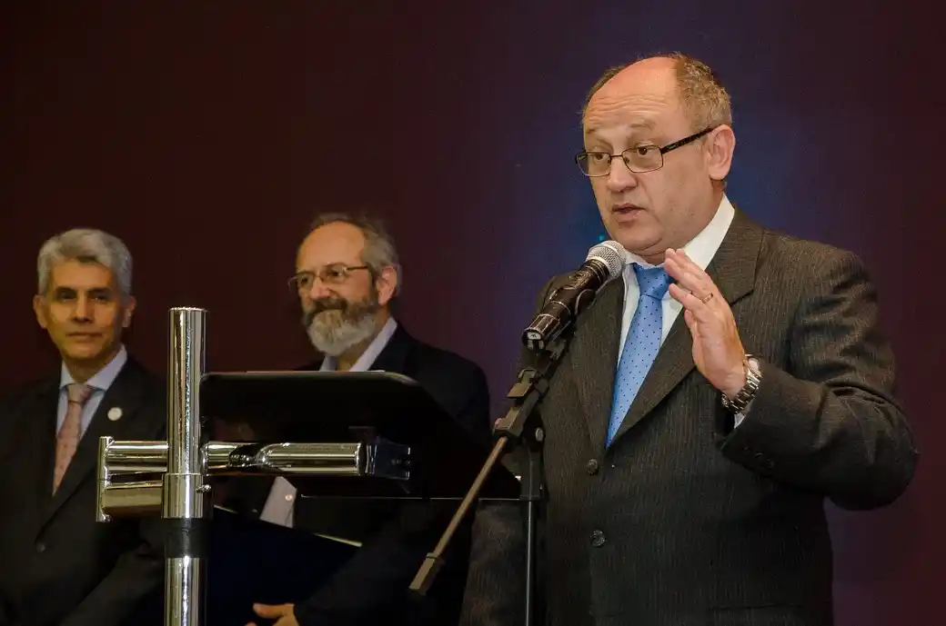 “Tenemos que preguntarnos si preparamos los profesionales que necesita el país”