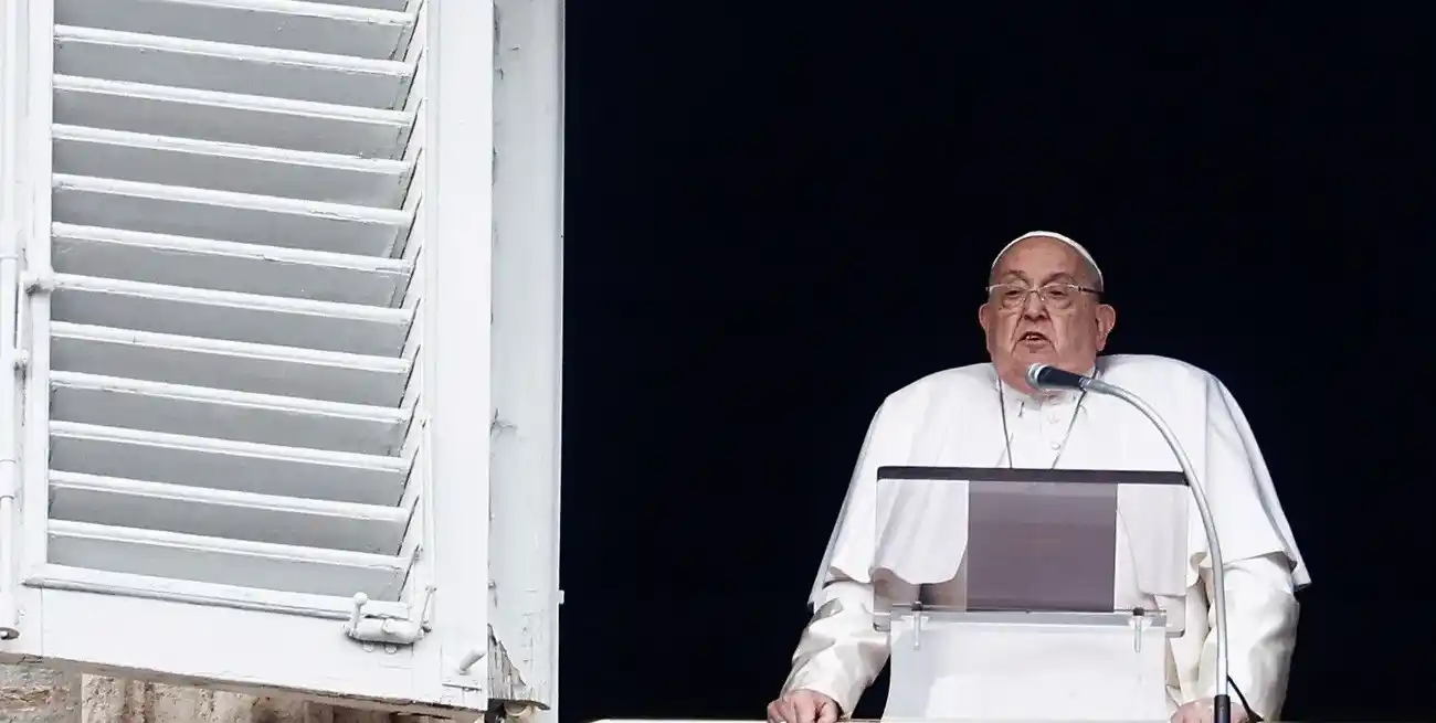 El papa Francisco pasó una nueva "noche tranquila" luego del diagnóstico de neumonía bilateral