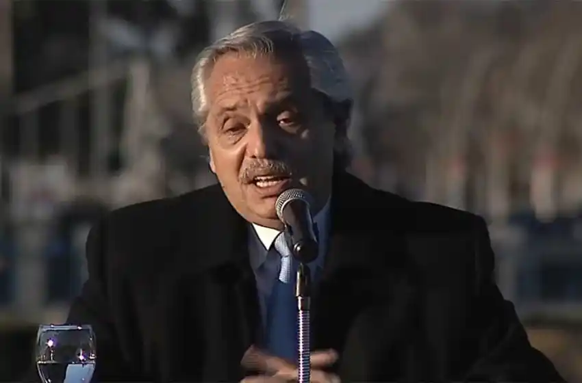 Fernández: «No nos hace feliz que haya tantos argentinos que perdieron su empleo y viven de la asistencia del Estado»