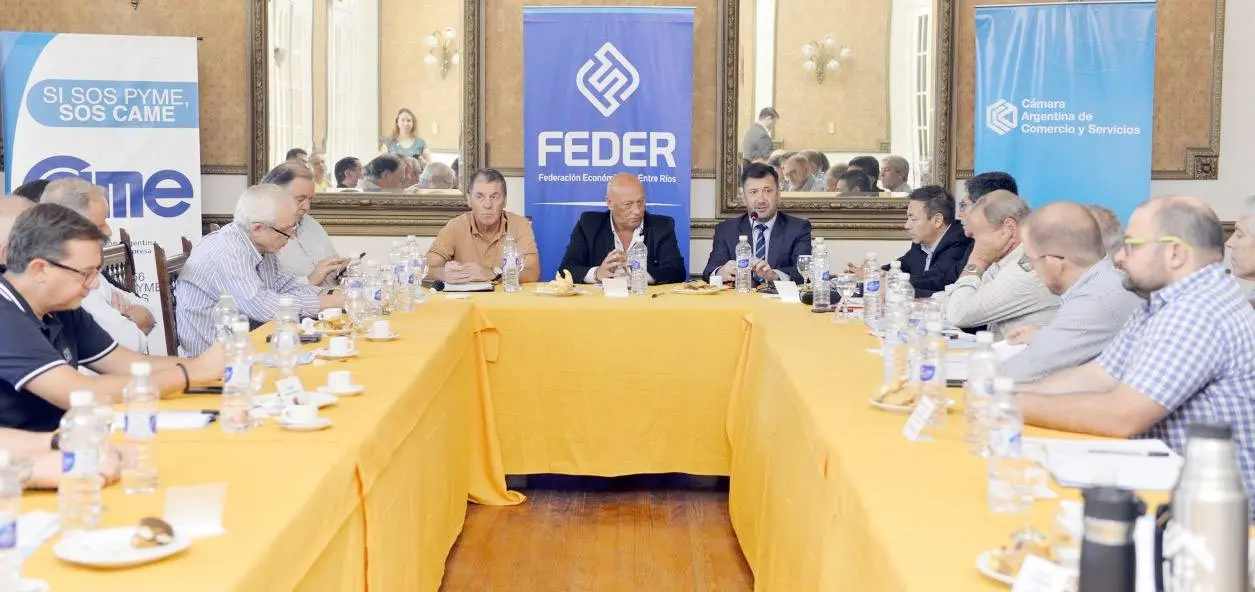 El gobierno expuso sus acciones en la Federación Económica  de Entre Ríos y recibió inquietudes de sus asociados