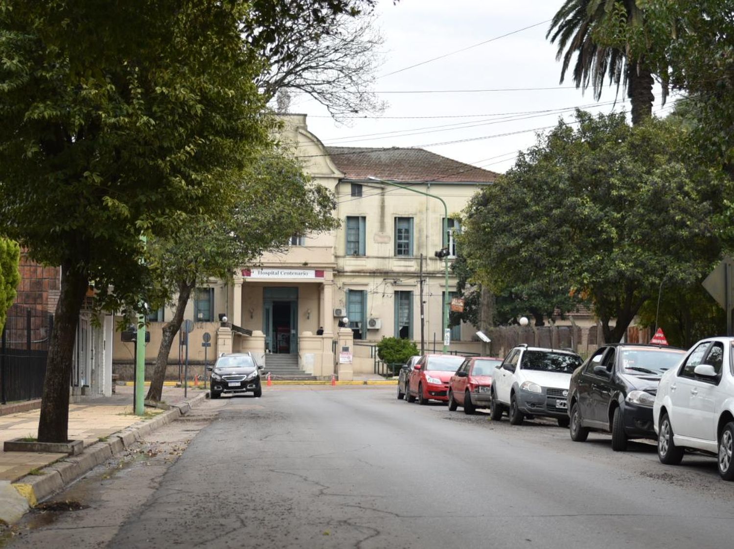 Sin ningún hisopado procesado, el Centenario confirmó 2 nuevos casos en la ciudad
