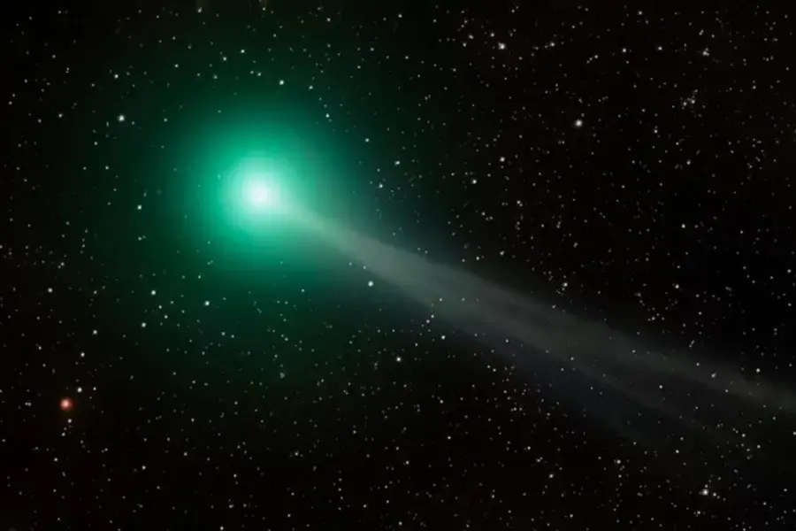 El Cometa del Siglo ya empieza a iluminar el cielo argentino: la mejor hora para observarlo