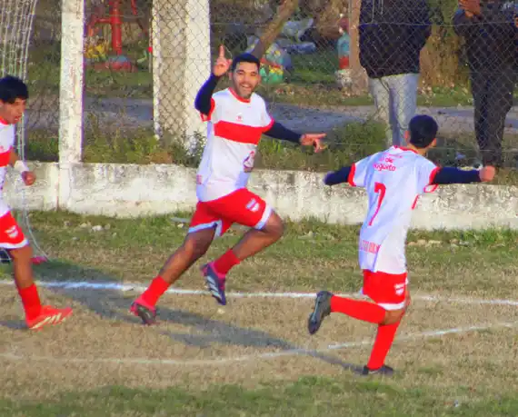 Quilmes lo dio vuelta y derrotó a La Academia con autoridad: 3-1 en el sur