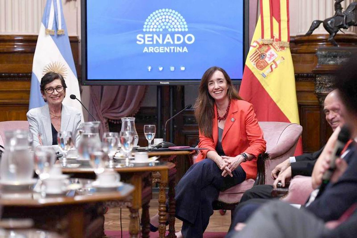 Al filo de terminar el período extraordinario, el oficialismo
en el Senado convocaría a sesionar por lavado de activos