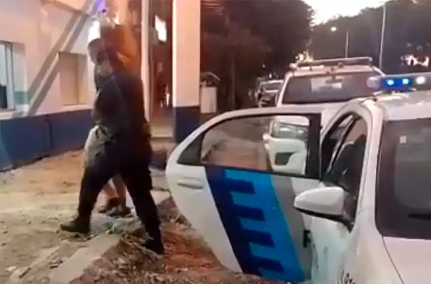 Policia fue víctima de un malviviente: lo tomo del cuello y le puso cuchillo en la garganta